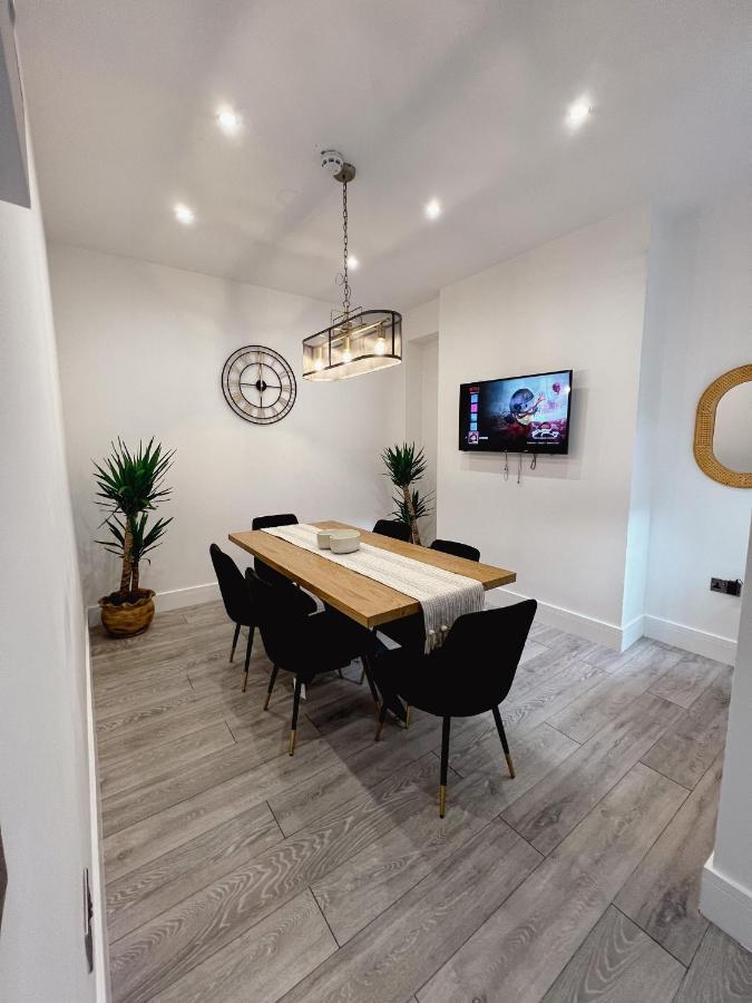 Stylish Stay Near The Stadium Walk To The Action Ливерпуль Экстерьер фото